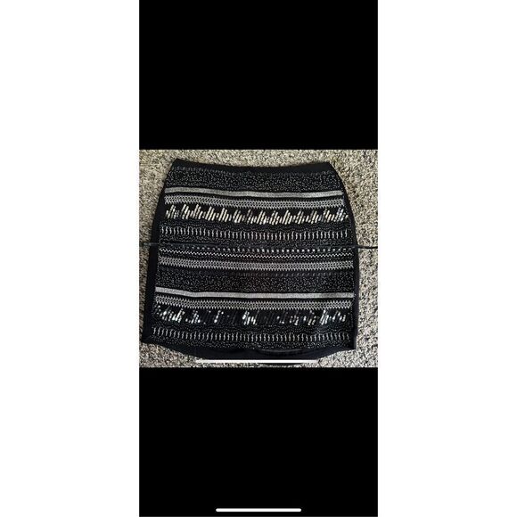 H&M sexy flirty, lightweight black mini with sequins and beads has a slip lining - Picture 6 of 12